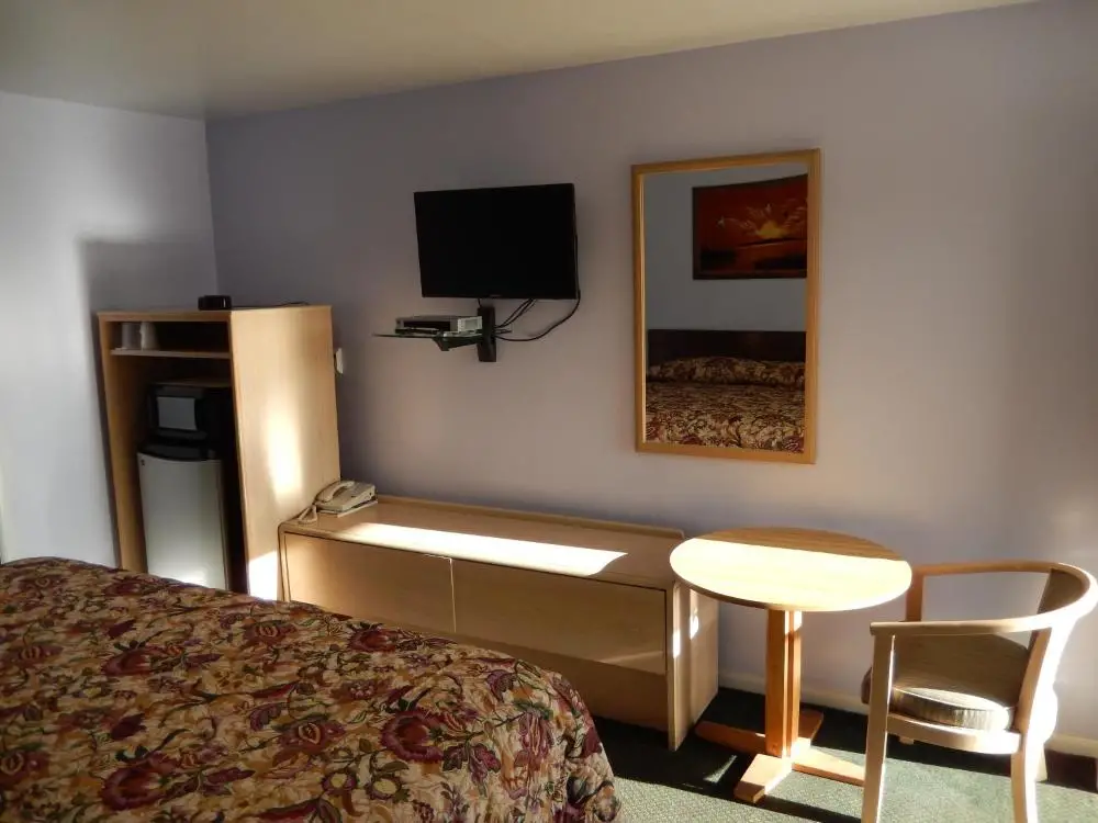 Townsman Motel 8